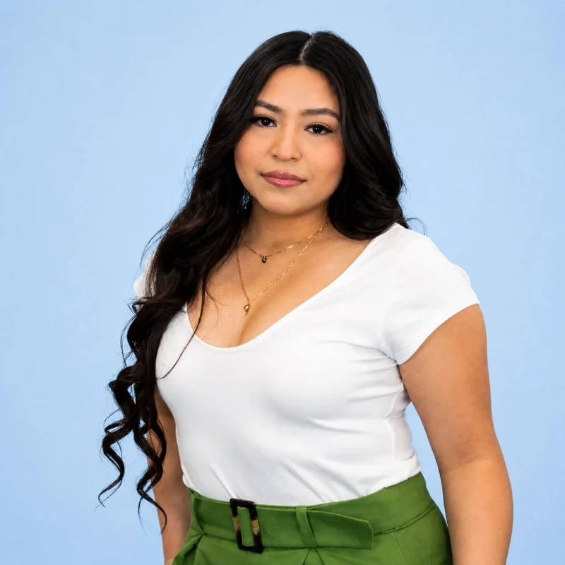 Atziri Cruz, front desk at Omni Dental in Arlington Heights